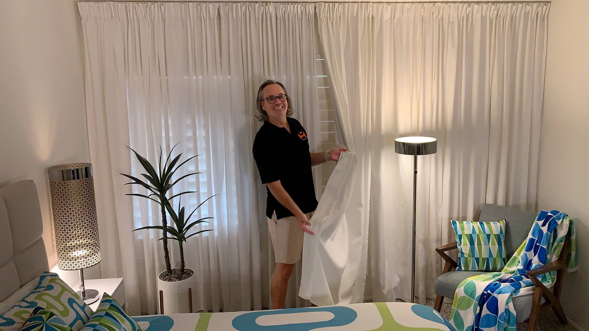 Mid-Mod Bedroom Makeover Part 1: DIY IKEA Curtain Wall – Mid
